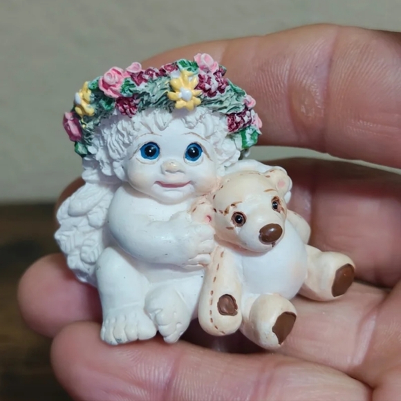 Dreamsicles Other - 1996 Vintage Dreamsicles Playmates Angel Cherub Holding Teddy Bear Figurine
